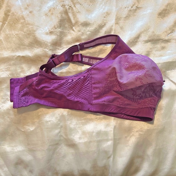 FLOWERED BRA, SIZE 46DDD, PURPLE, HOOKS IN BACK, BY PENNINGTONS, HAS SPANDEX, - Picture 1 of 3